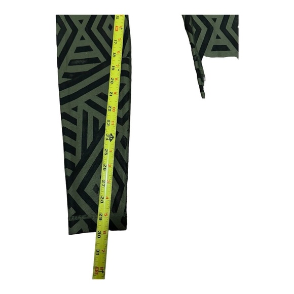 Lululemon Wunder Under Leggings Luxtreme Chevron Shuffle Fatigue Green Sz 4 - Picture 9 of 14